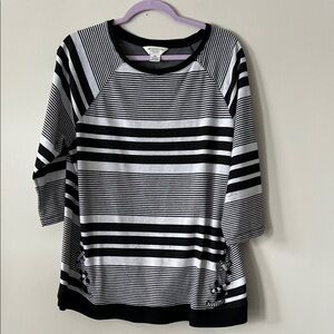 Liz Claiborne Black and White Striped 3/4 Sleeve Top